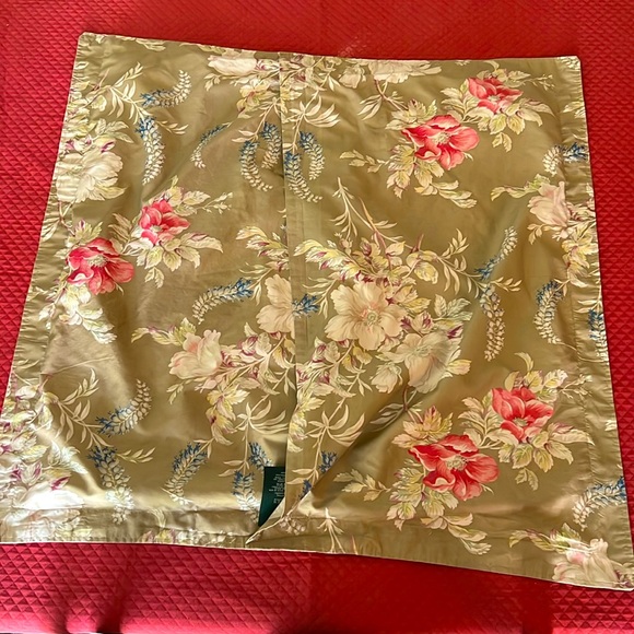 Pair of vintage Ralph Lauren square Euro size pillow shams. - Picture 3 of 9